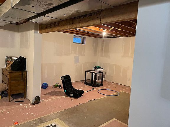 3rd image of 411 E Centre St