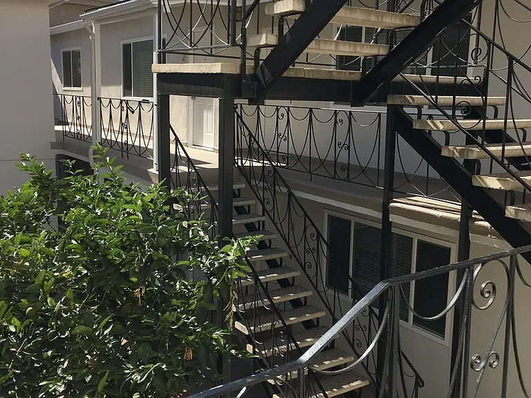 1160 Manhattan Beach Blvd — Photo 14