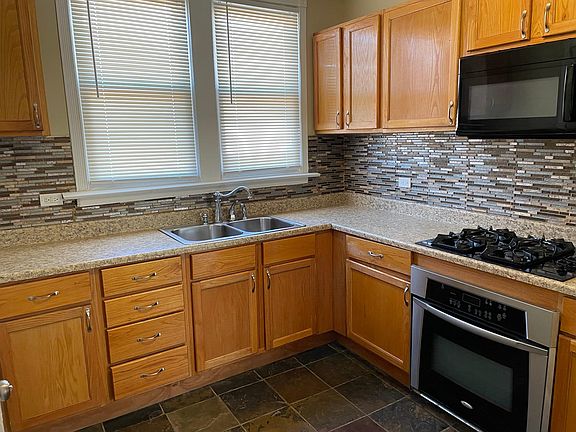 4th image of 8120 S Crandon Ave #2F