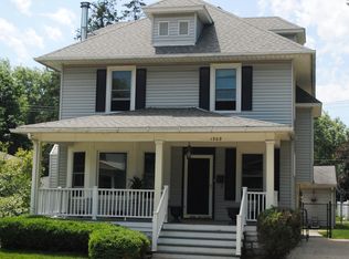 1909 W 3rd St, Waterloo, IA 50701