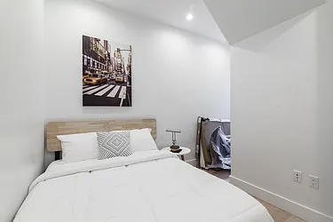 Rented by Rennit Inc.