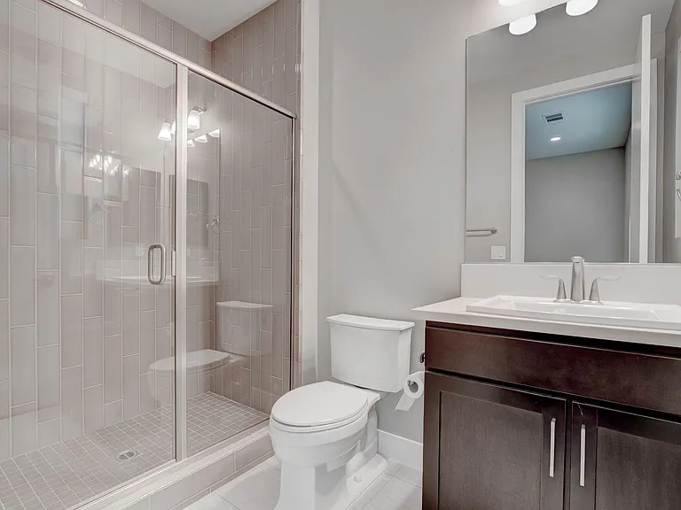 86 Pristine Glen St — Photo 20