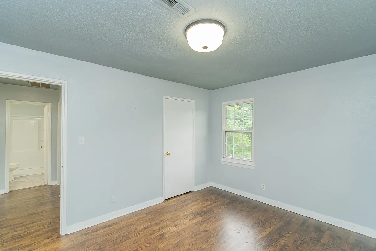2 bed, 800 sqft, $1,100 — Photo 2