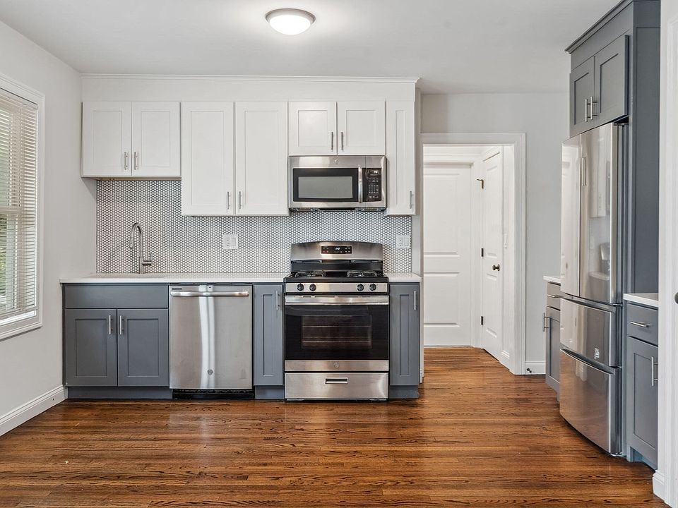 1st image of 183 Whitwell St #1