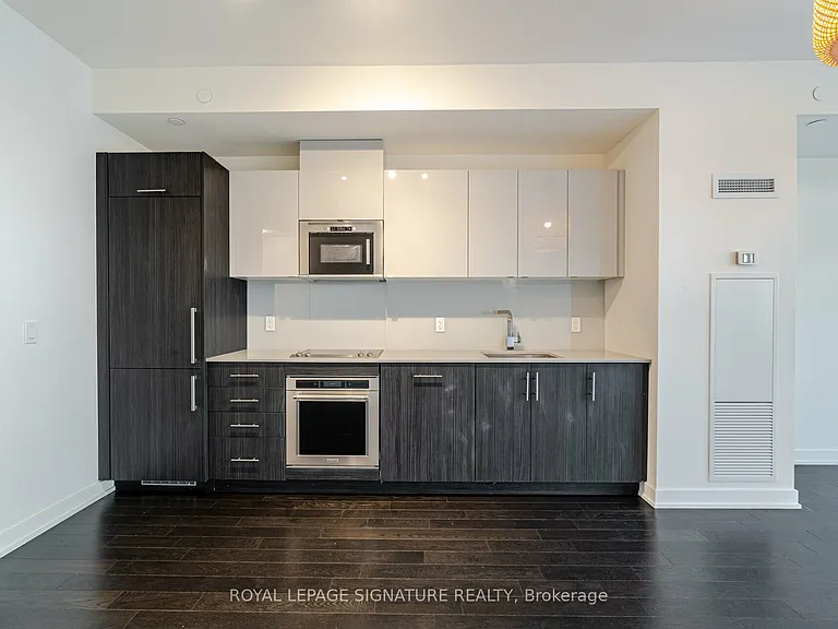 330 Richmond St W #811 — Photo 7