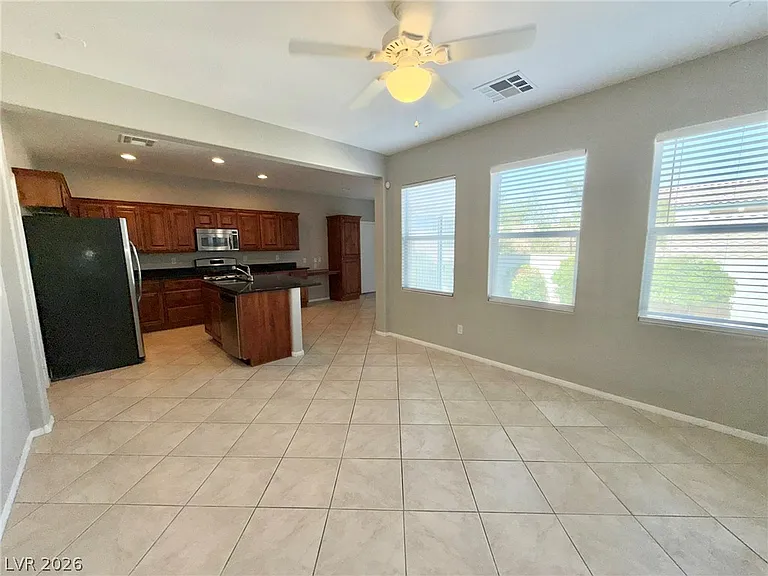 8565 Vestia Ct — Photo 17