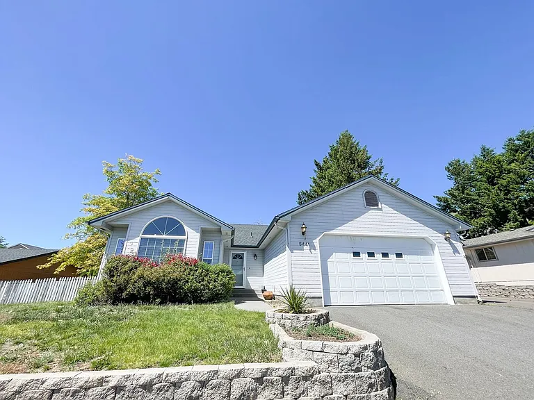 5441 Basin View Dr — Photo 1