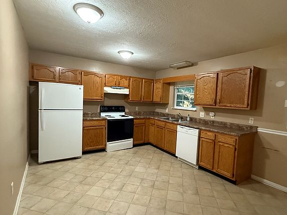 4th image of 2221 Belvoir Ave