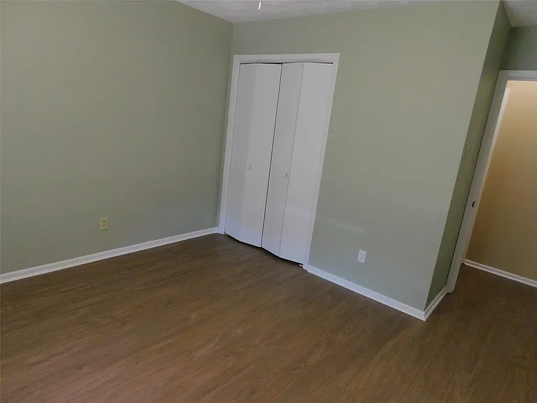 2445 Eastbrook Dr — Photo 18