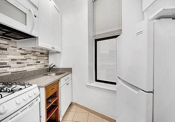 4th image of 509 E 88th St APT 1A