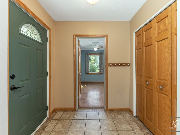 4th image of 1912 Burlington Ave