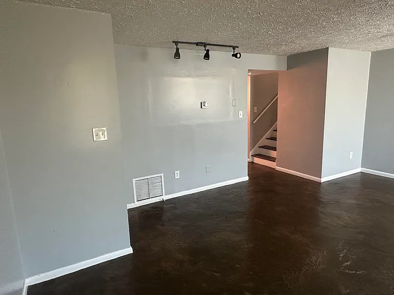 713 Wilkinson Blvd #1 — Photo 14