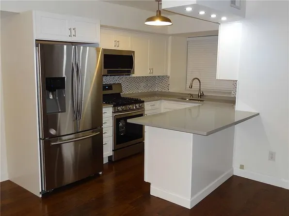 85 Elmwood Park Dr APT 65, Staten Island, NY 10314