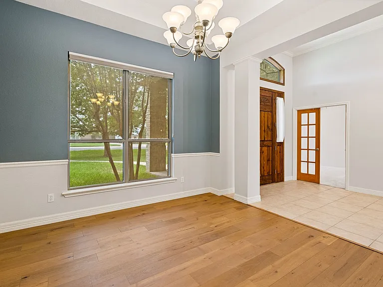 307 Echo Valley Dr — Photo 3