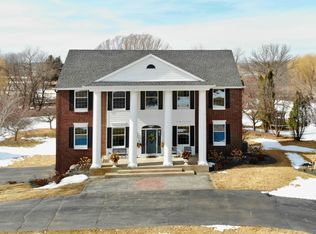 19186 Greenview Ct, Prior Lake, MN 55372