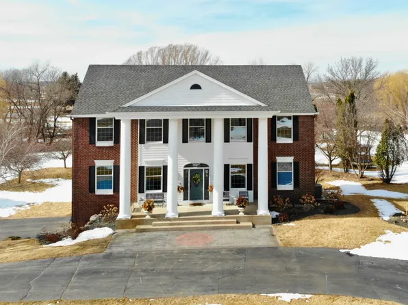 19186 Greenview Ct, Prior Lake, MN 55372