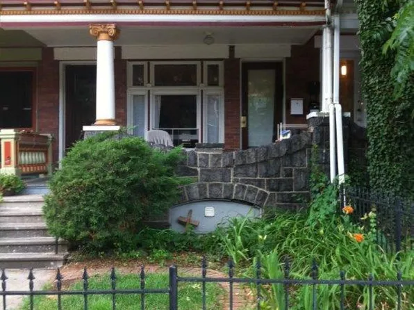 2644 N Calvert St APT 2, Baltimore, MD 21218