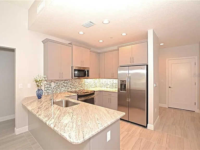1500 State St #603 — Photo 9