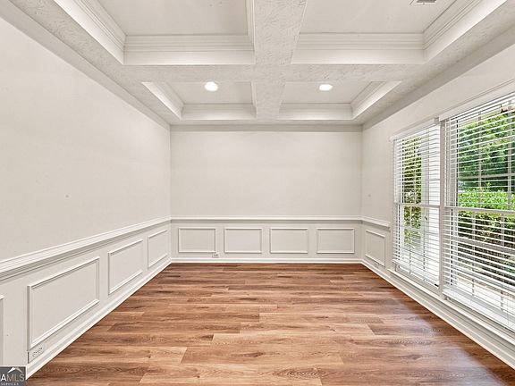 3rd image of 3433 Palm Cir NW