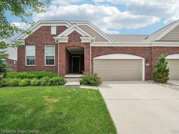 2106 Orwell St, Lake Orion, MI 48360