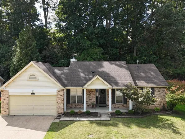 15 Worthy Ct, Fenton, MO 63026