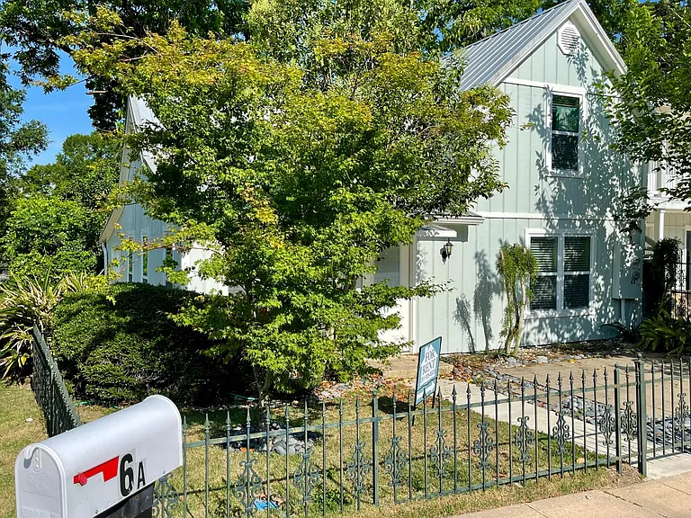 6 S Summit St #A — Photo 4