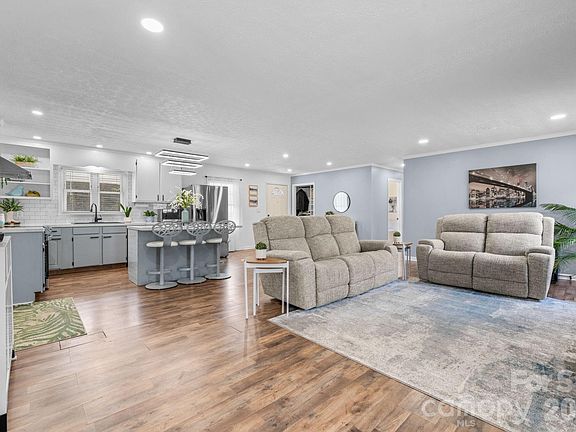 5th image of 1528 Miller Hill Rd