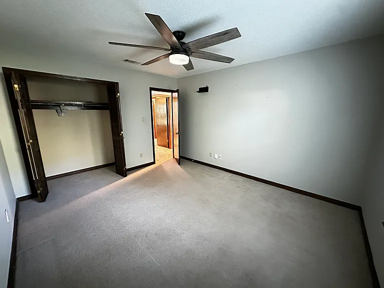 106 Lively Cir — Photo 17