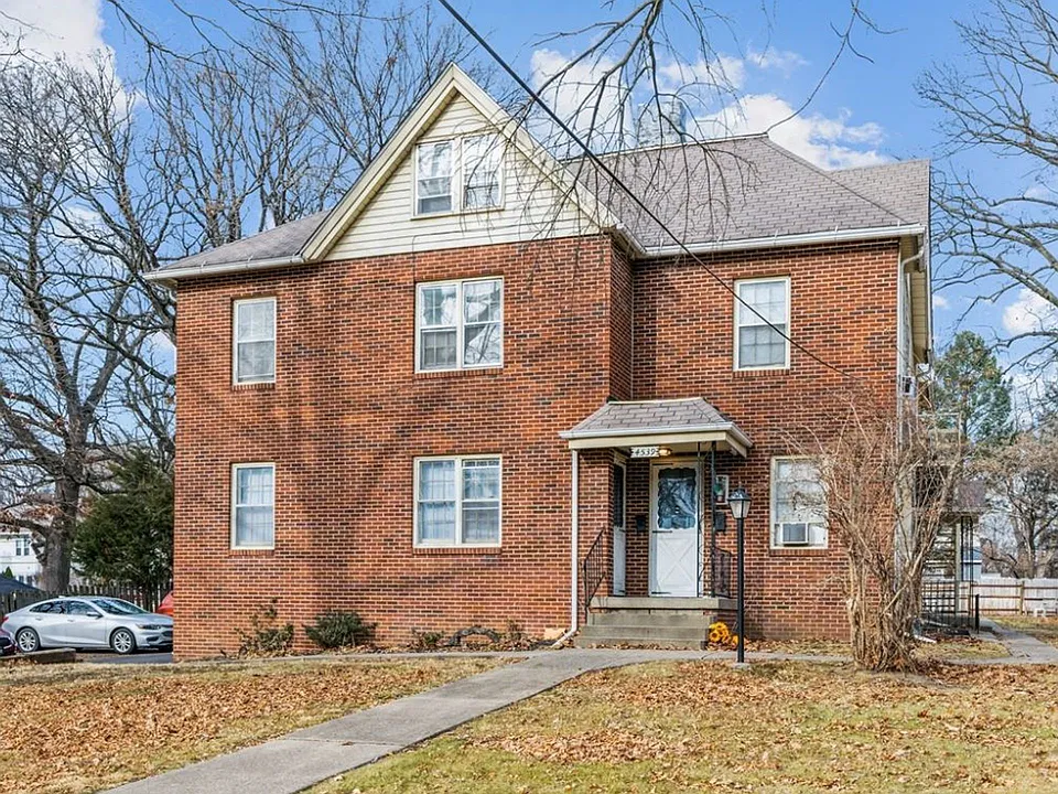 4539 University Ave