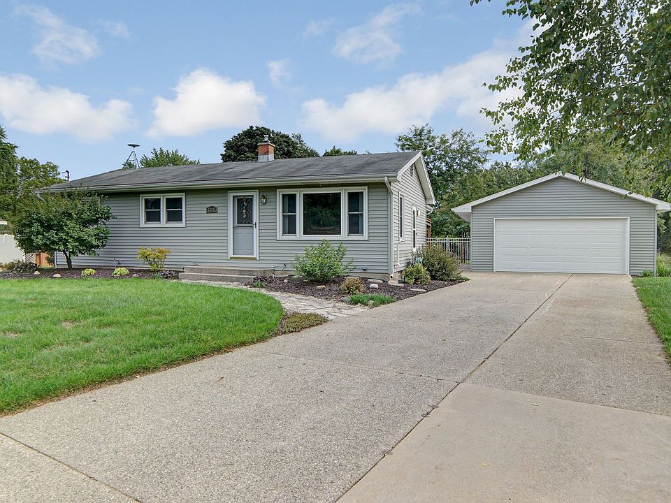 1st image of 1226 Oakwood Dr