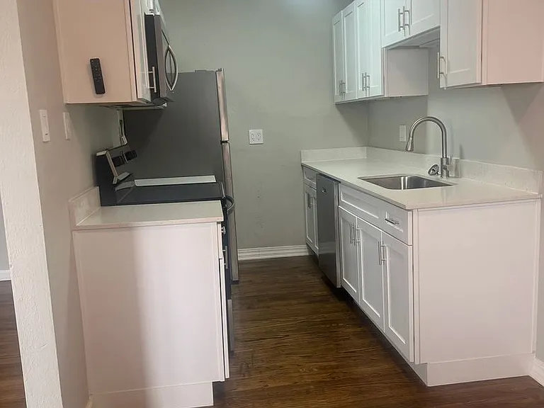 Flats at West End — Photo 37
