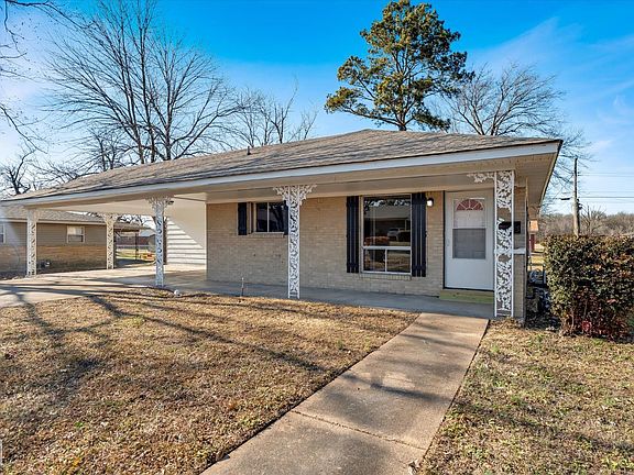 2nd image of 911 NW 5th St