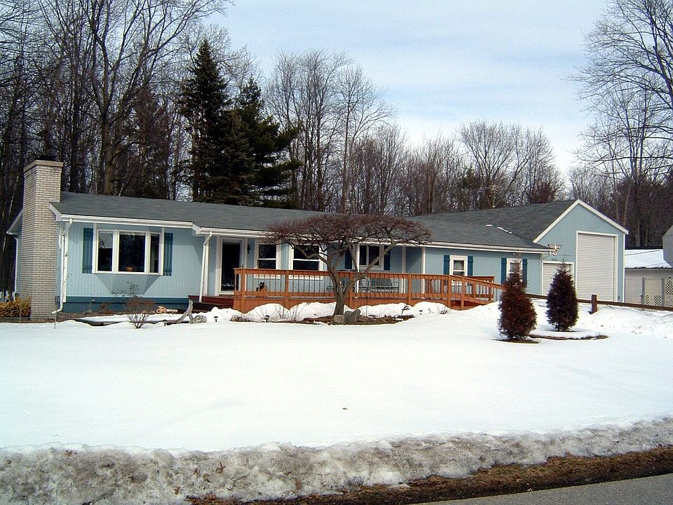 1st image of 2662 N Lakeview Dr