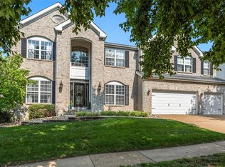 1043 Nooning Tree Dr, Chesterfield, MO 63017