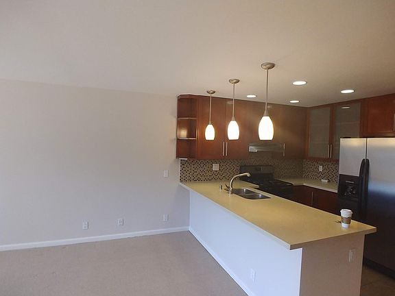 5th image of 4702 Fulton Ave APT 205