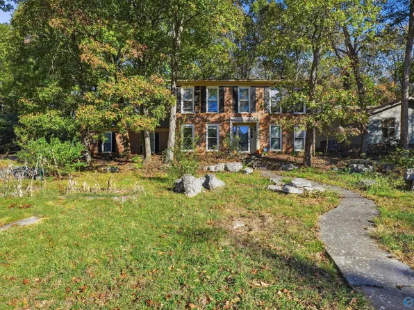 712 Bluewood Dr SE, Huntsville, AL 35802