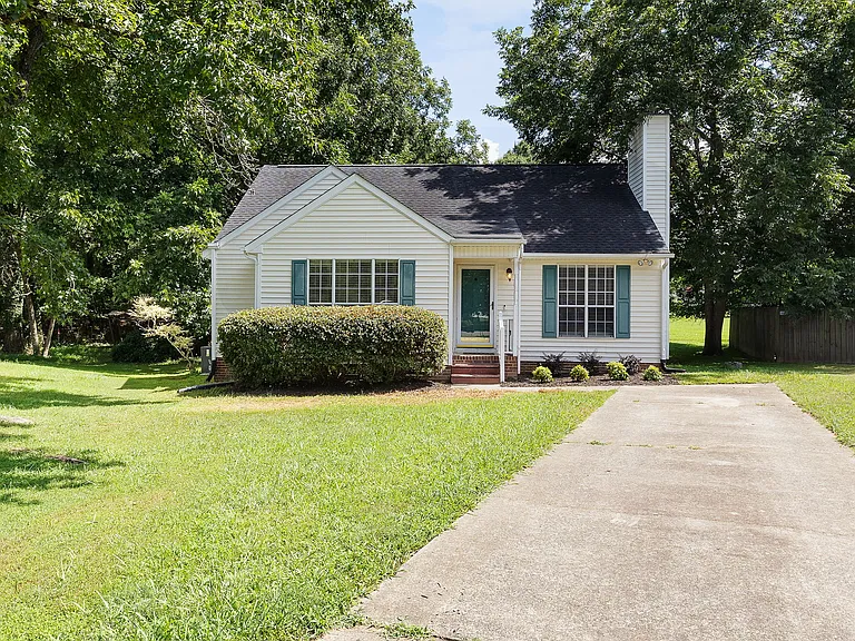 409 Vista Springs Cir — Photo 1
