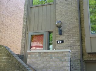 211 Pine Ct, Pittsburgh, PA