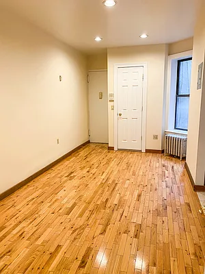 Rented by Compass | media 23