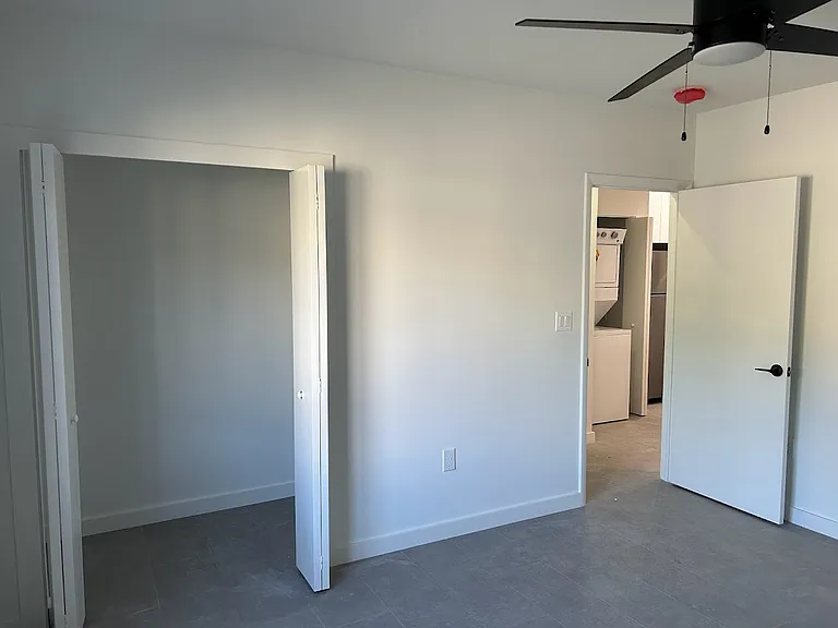 816 NW 3rd St #4 — Photo 8