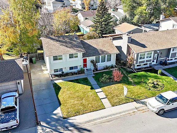 2nd image of 143 NE Deer Ridge Way SE