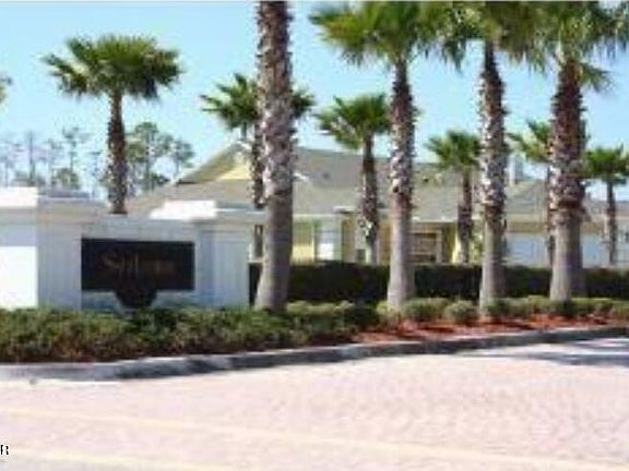 2nd image of 208 Bauer Cir