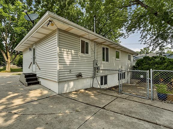 4th image of 1706 34th St NW