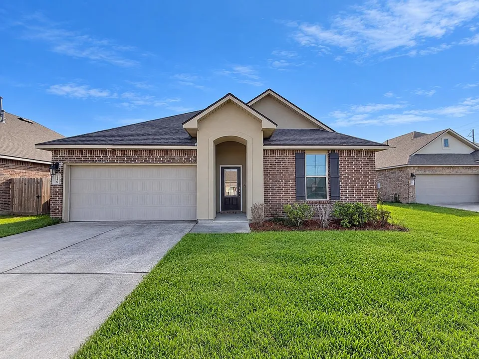 340 Pipers Ln