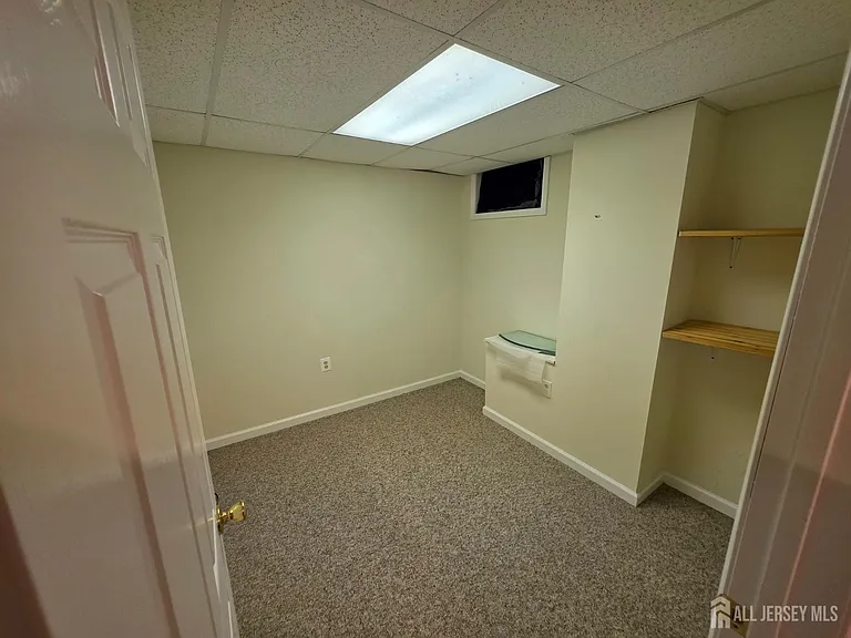 1301 Dahlia Cir — Photo 27