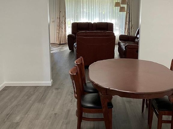 3rd image of 2876 Forestview Ave