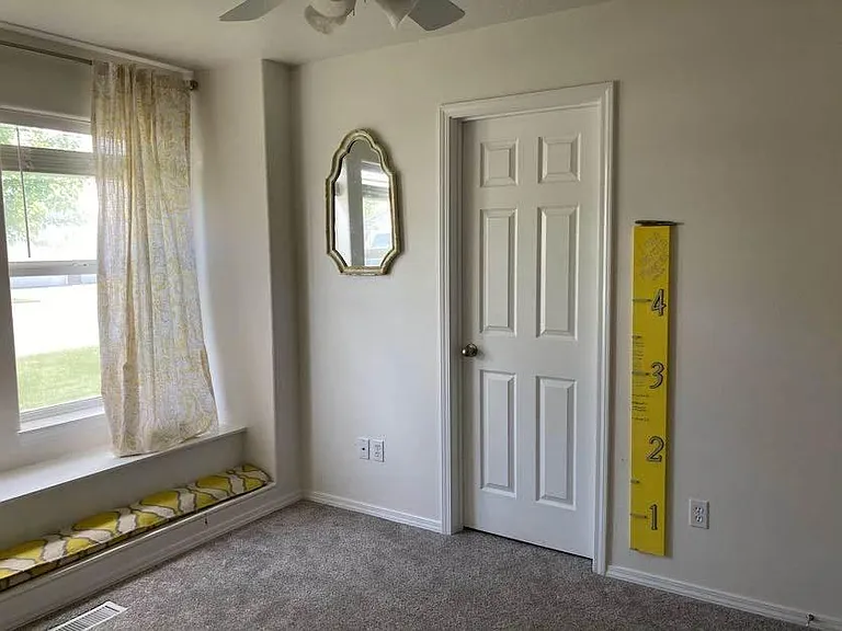 2685 NE Haskett Pl — Photo 18