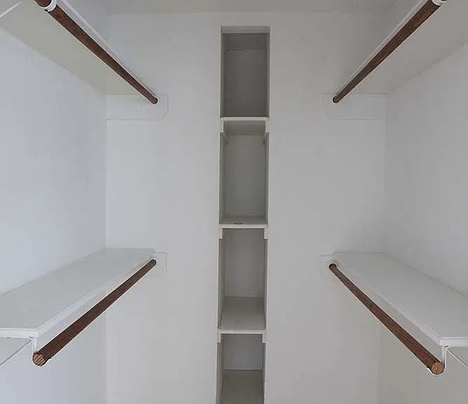 2nd Bedroom Walk-In Closet