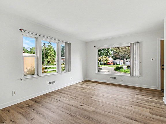 2nd image of 838 George St