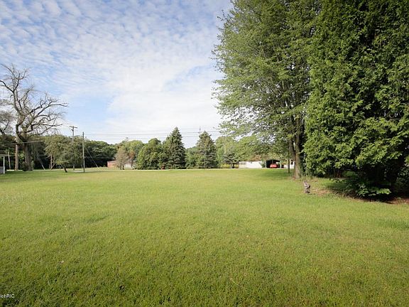 790 River St-105